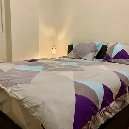 Modern Family-size With Private Veranda-5min To The * Tirana