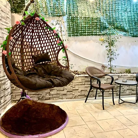 Modern Family-size With Private Veranda-5min To The Apartment Tirana