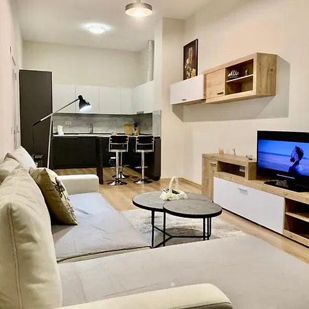 Lejlighed Modern Family-size With Private Veranda-5min To The *