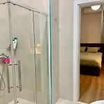 Modern Family-size With Private Veranda-5min To The * Tirana