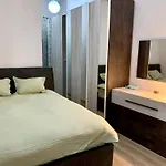 Modern Family-size With Private Veranda-5min To The