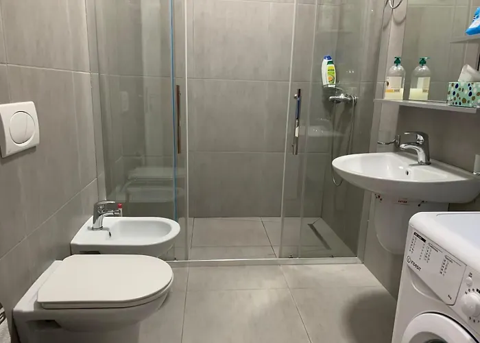 Appartamento Modern Family-size With Private Veranda-5min To The Tirana